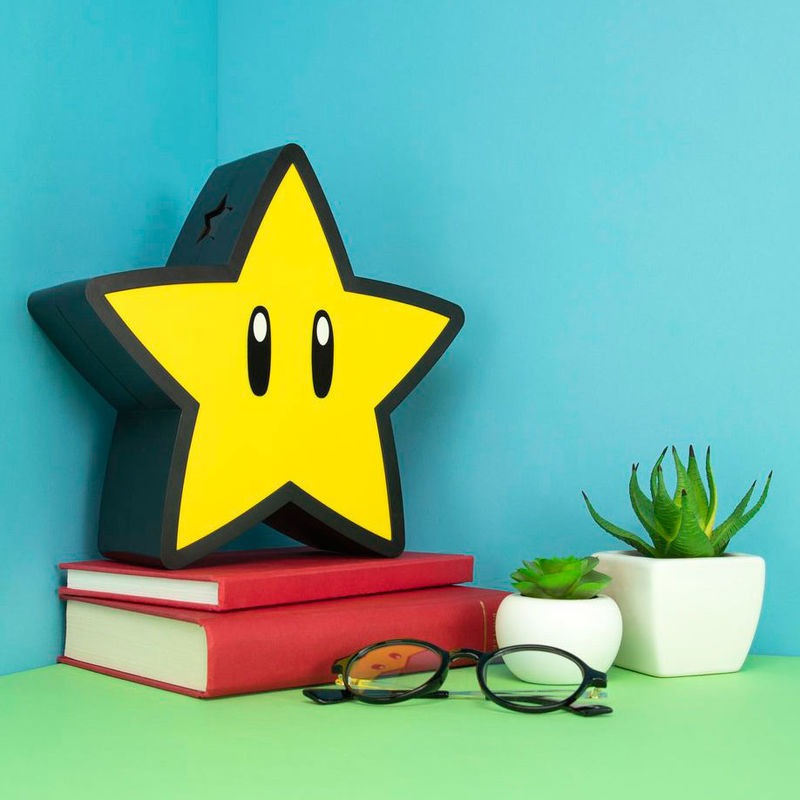 Size: 25 cm. It projects stars on the walls. Powered by batteries or USB.