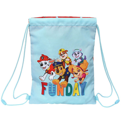 Size: 26x34x1cm. Inside pocket with zip. Anti-strangulation security clasp. Drawstring closure.