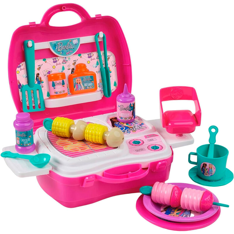 Age: +3 years. Barbie doll not included. Invite your Barbie to enjoy creating a Barbie themed barbecue with our Barbie Glamping set. This Barbie set is packed in this handy travel case to take with you. Perfect fun to play on the go for you and your Barbie. This beautiful deluxe set is part of a lovely Barbie Role Play collection. It includes over 20 pieces for fun