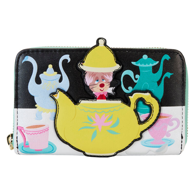 Size: 15x10cm. The wallet is made of vegan leather with glitter (polyurethane). The wallet closes with a zip and gold-plated metal hardware. It includes printed details and appliqués. Features matching inner lining.